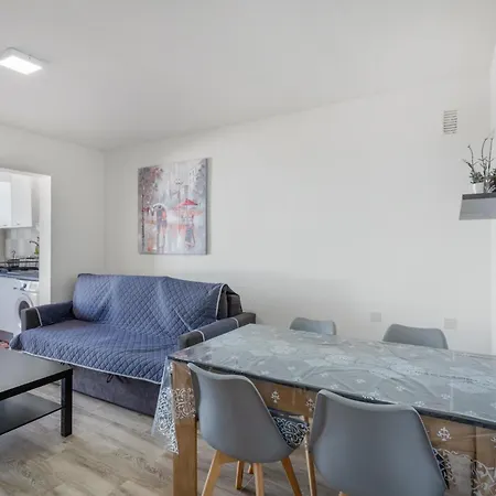 Daniel House Apartment